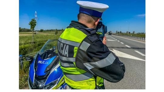 52-latek stracił prawo jazdy za jazdę 141 km/h w Kamieniu