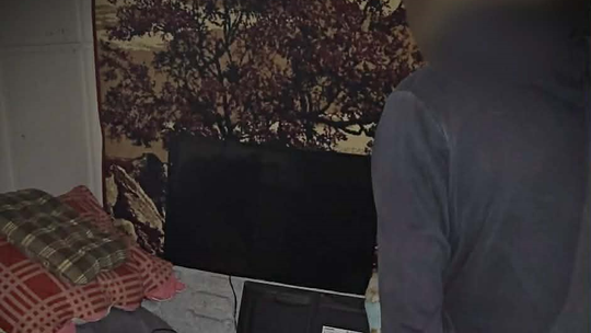 53‑latka zwabiła trzech mężczyzn i wspólnie ukradli 3 telewizory z obiektu noclegowego