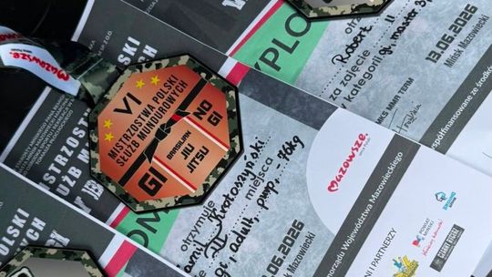 Augustowscy policjanci z medalami na mistrzostwach Polski służb mundurowych w brazylijskim jiu-jitsu