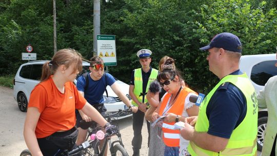 Bezpieczny przejazd kolejowo-drogowy. Zasady, które mogą uratować życie (foto i video)