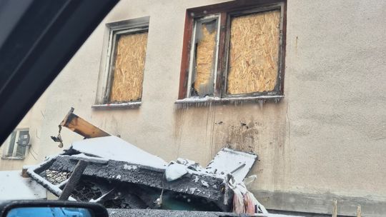 Blok przy Tytoniowej 8B w ruinie. Mieszkańcy apelują o pomoc