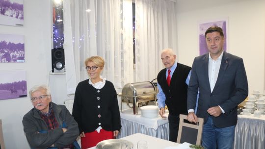 Na zebraniu TMZA pojawił się m.in. poseł na Sejm RP Jacek Niedźwiedzki (pierwszy po prawej), reprezentant Augustowa i Ziemi Augustowskiej w Parlamencie.