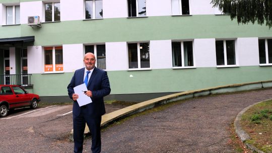 🏥Dariusz Szkiłądź (na zdjęciu) niepokoi się sytuacją szpitala w Augustowie. Dyrektor placówki zachowuje spokój.🩺