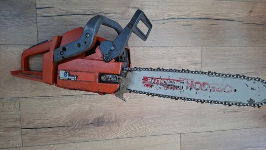 Kryminalni zatrzymali 34-latka po kradzieży piły łańcuchowej