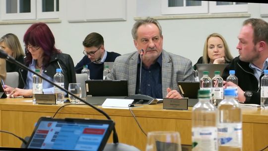 "Chcę i powinniśmy wszyscy chcieć, żeby to mieszkańcom żyło się lepiej, a nie urzędowi" -mówił Leszek Stanisław Cieślik.