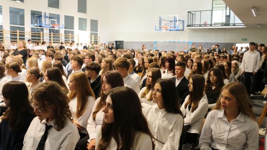 Nowy rok szkolny rozpoczęty. W I LO otwarto wyremontowaną salę gimnastyczną