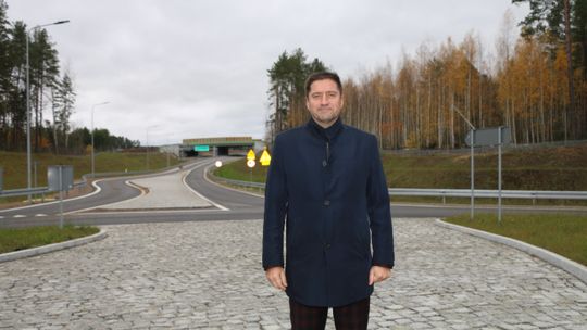 Poseł Jacek Niedźwiedzki (na zdjęciu), osobiście odwiedził miejsce inwestycji i zapowiedział kolejne inicjatywy.