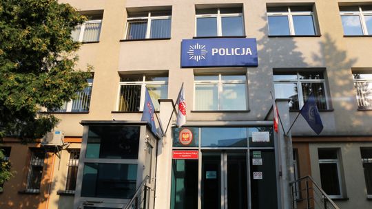 Pijany rowerzysta wjechał na przejście i zderzył się z oplem. Trafił do szpitala