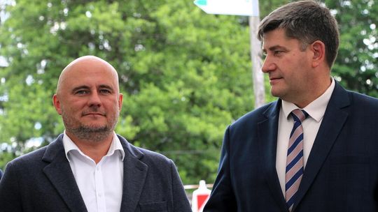 Zaskakujące odpowiedzi na pytania radnej o zatrudnienia