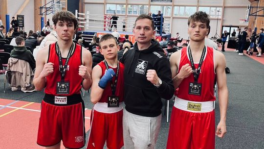 Zawodnicy Sztormu wrócili z medalami. Świetne walki augustowskich pięściarzy