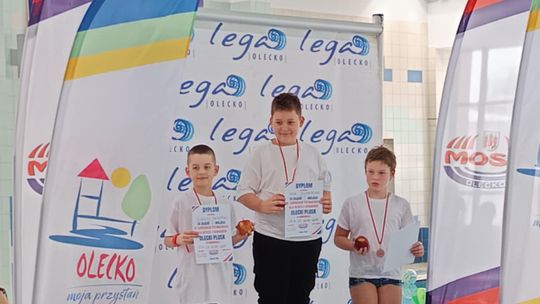 Zawodnicy UKS „Pływacy” na podium