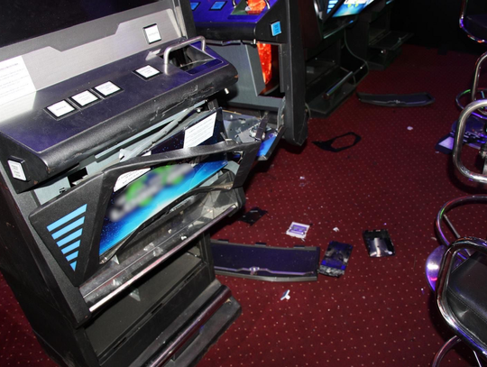 43-latek zatrzymany za kradzież z włamaniem do automatów. Straty oszacowano na 68 tys. zł