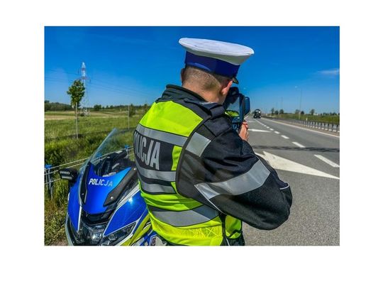 52-latek stracił prawo jazdy za jazdę 141 km/h w Kamieniu