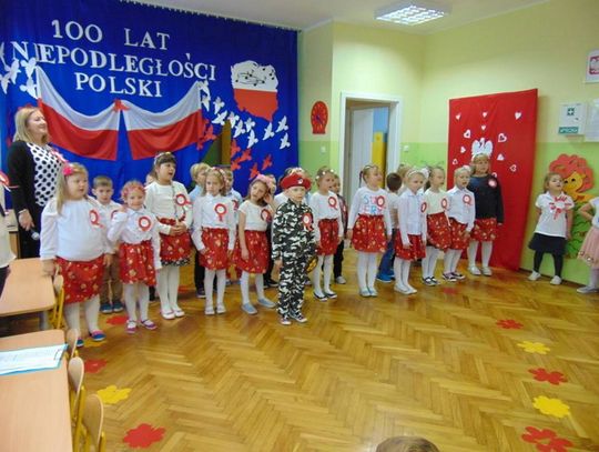  Akademia Bystrzaka świętuje  100 rocznicę niepodległości Polski (foto i video) 