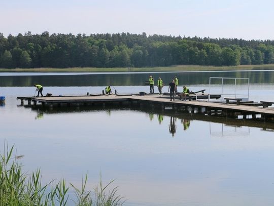 Augustów przygotowuje się do sezonu. Burmistrz rozbiera pomost