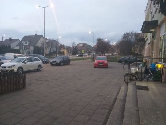 Augustowianie parkują gdzie popadnie 