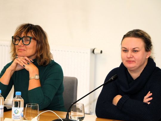 Magdalena Śleszyńska z ugrupowania Nasze Miasto (po prawej) głosowała dziś za bezpłatną komunikacją. Jej wypowiedź sprzed niespełna dwóch lat z obecnej perspektywy brzmi zdumiewająco.