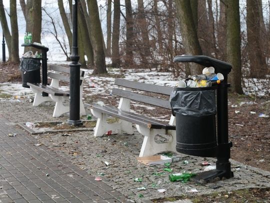 Bulwersujący widok nad rzeką