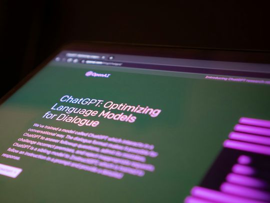 Czy ChatGPT może zastąpić terapię? Wpływ chatbotów AI na zdrowie psychiczne