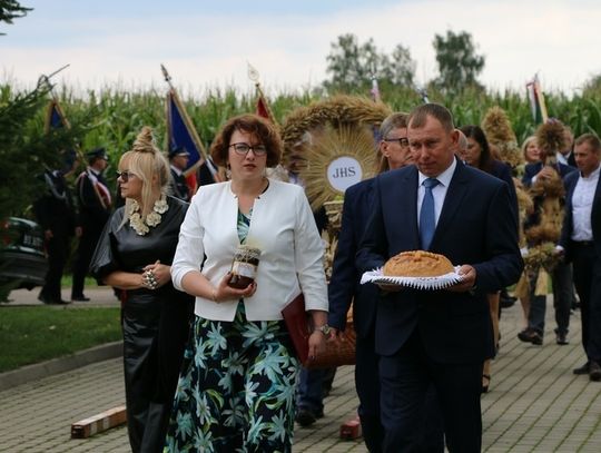 Dożynkowe święto w Żarnowie 