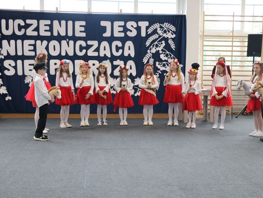Na uroczystości zaprezentowano występy artystyczne.