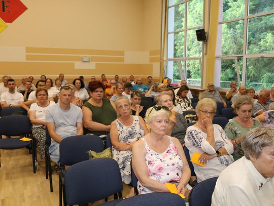 Emocje na walnym spółdzielni mieszkaniowej. Dziewięciu członków rady nadzorczej odwołanych (Foto i Video)
