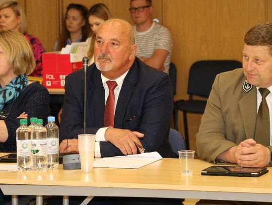 Dariusz Szkiłądź (w środku) uważa, że Augustów umiera.