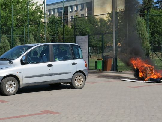 Groźny pożar na terenie ACE 