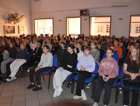 „hejTUjestem” w Żarnowie. Młodzież uczyła się reagować na hejt i przemoc