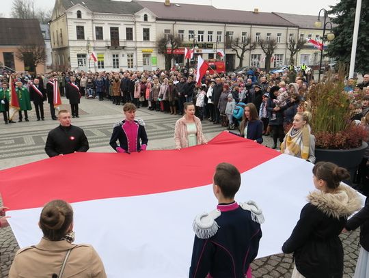 Hymn rozbrzmiał na Rynku Zygmunta Augusta (foto i video)