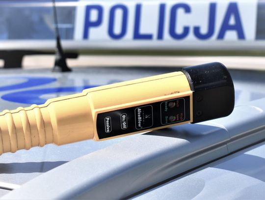 Jechał ciągnikiem bez uprawnień i po alkoholu 