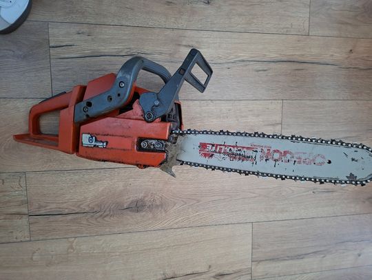 Kryminalni zatrzymali 34-latka po kradzieży piły łańcuchowej