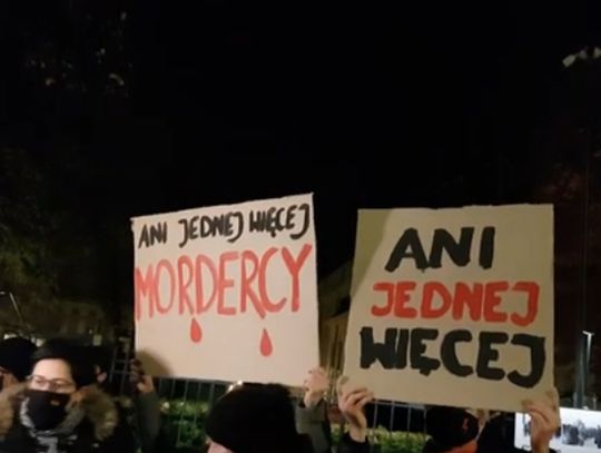 Manifestacje i znicze w całej Polsce. „Ani jednej więcej”