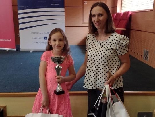 Młoda artystka z Płaskiej nagrodzona za twórczość plastyczną: zwycięstwo Patrycji Mickunas w konkursie zorganizowanym przez KRUS