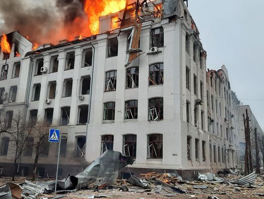 Mocne słowa Bidena i ukraińskie miasta w ogniu