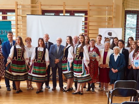 „Nie można odcinać korzeni, z których się wyrosło…”