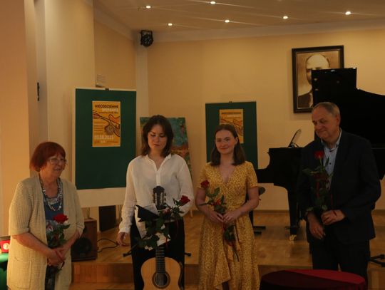 Uczestnicy spotkania (od lewej): Józefa Drozdowska, Zuzanna Bonarska, Karolina Chomicz, Krzysztof Anuszkiewicz