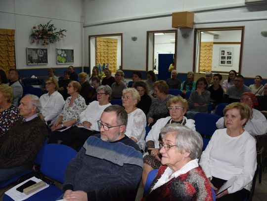 Ocalić od zapomnienia. Wspomnienia szkolnych lat i młodzieńczych historii