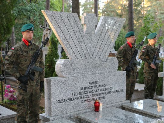 Oddanie hołdu poległym w walce z Armią Czerwoną