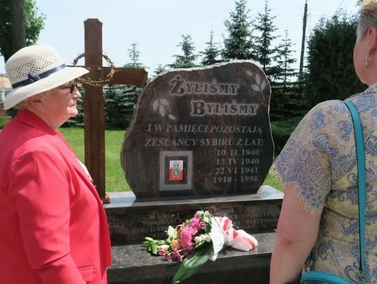 Odsłonięcie pomnika ku pamięci Sybiraków w Augustowie (video/ zdjęcia)