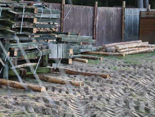 Pod koniec września ruszyły prace związane z remontem zniszczonych pomostów plaży POSTiW.