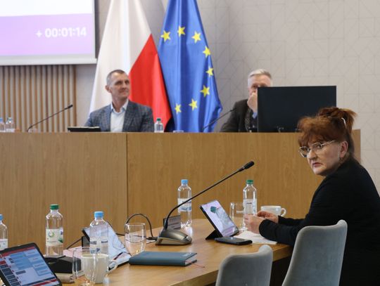 Do słów mieszkańca odniosła się Jolanta Oneta Roszkowska. Mimo, iż nie poparła propozycji obniżenia stawki augustowskiemu społeczeństwu, stała na stanowisku, że występuje w obronie mieszkańców.