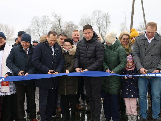 W uroczystości uczestniczył m.in. poseł Jacek Niedźwiedzki (w centrum).