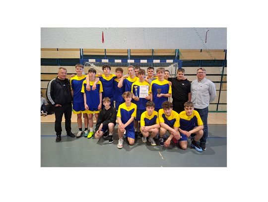 Piłkarze ręczni z trójki na czwartym miejscu w województwie