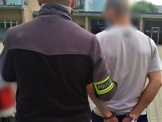 Policjanci zatrzymali oszusta