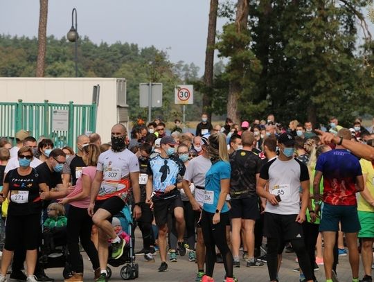Ponad 260 osób pobiegło w charytatywnym biegu (foto) 