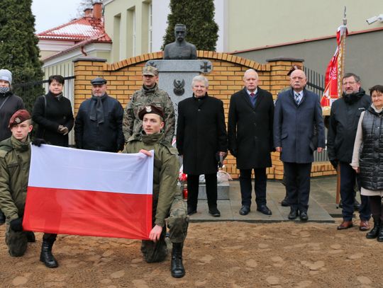 Poranna uroczystość przed popiersiem Marszałka Piłsudskiego w Augustowie (video/ zdjęcia) 