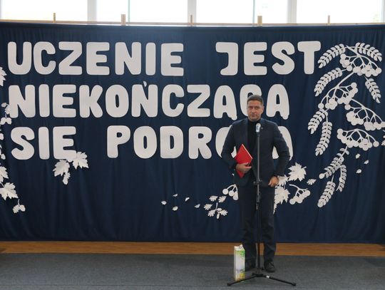 Na zdjęciu: Poseł Jacek Niedźwiedzki podczas uroczystości w Augustowie.