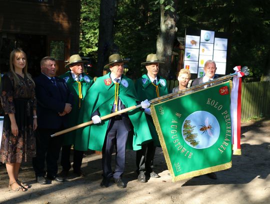 Poświęcenie sztandaru Rejonowego Koła Pszczelarzy w Augustowie (zdjęcia)