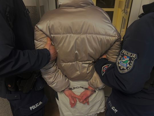 Poszukiwana dwoma listami gończymi 39-latka zatrzymana na posesji byłego partnera